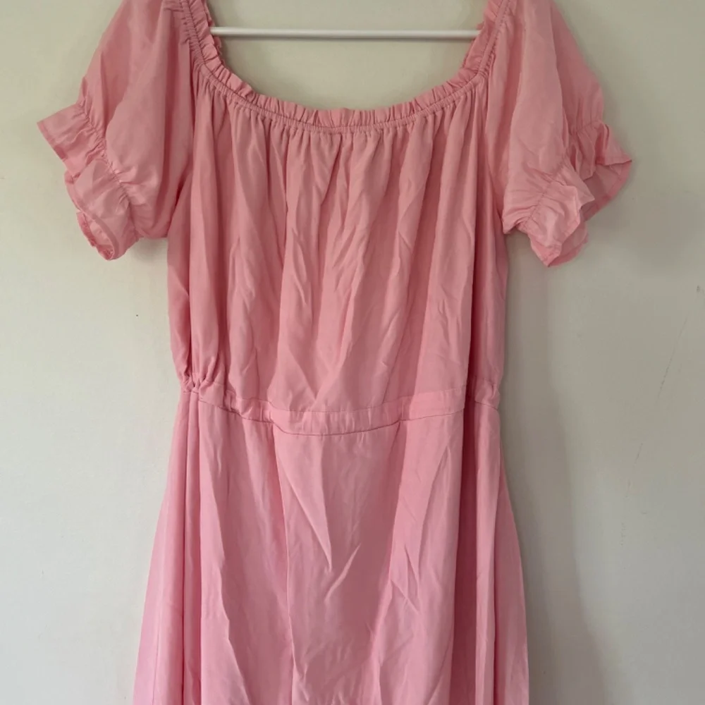 🎃Beautiful NWOT Off Shoulder High Low Ruffle Dress